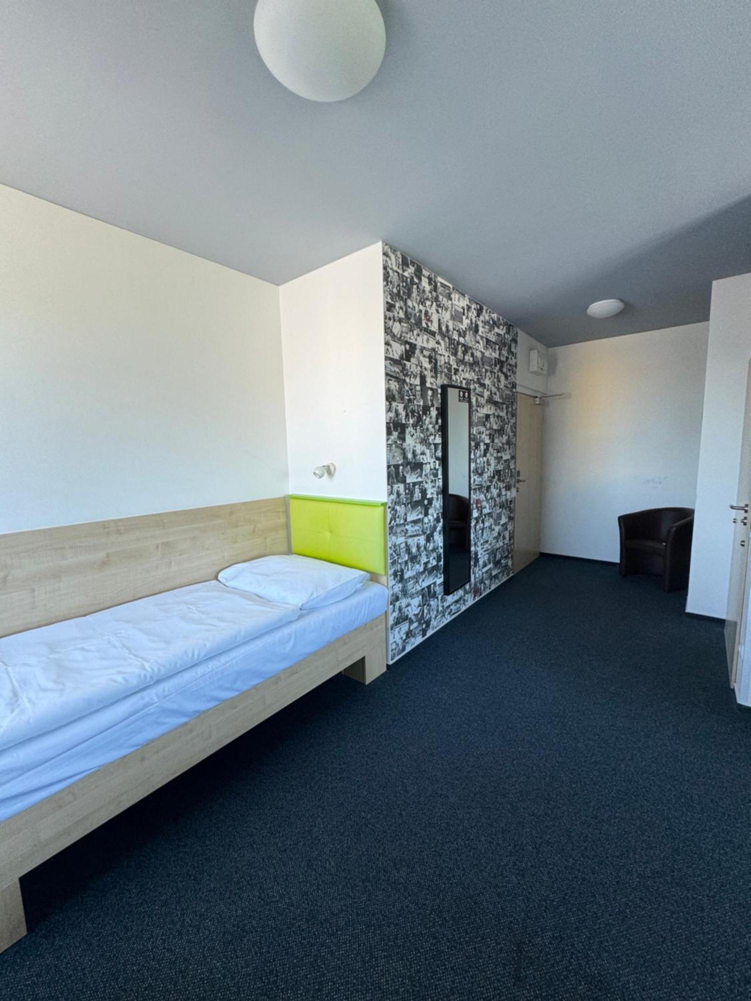 Sport Hotel Sletiste Kladno Exterior photo