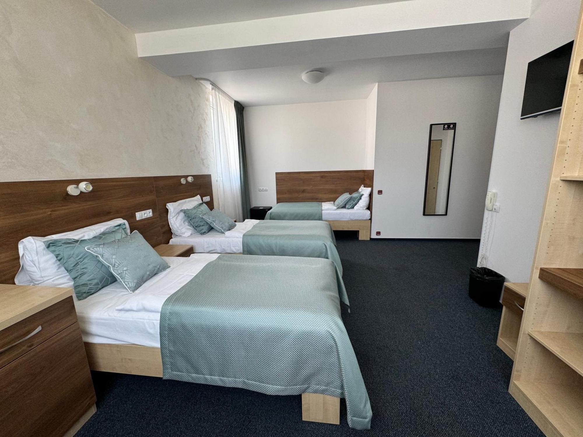 Sport Hotel Sletiste Kladno Exterior photo