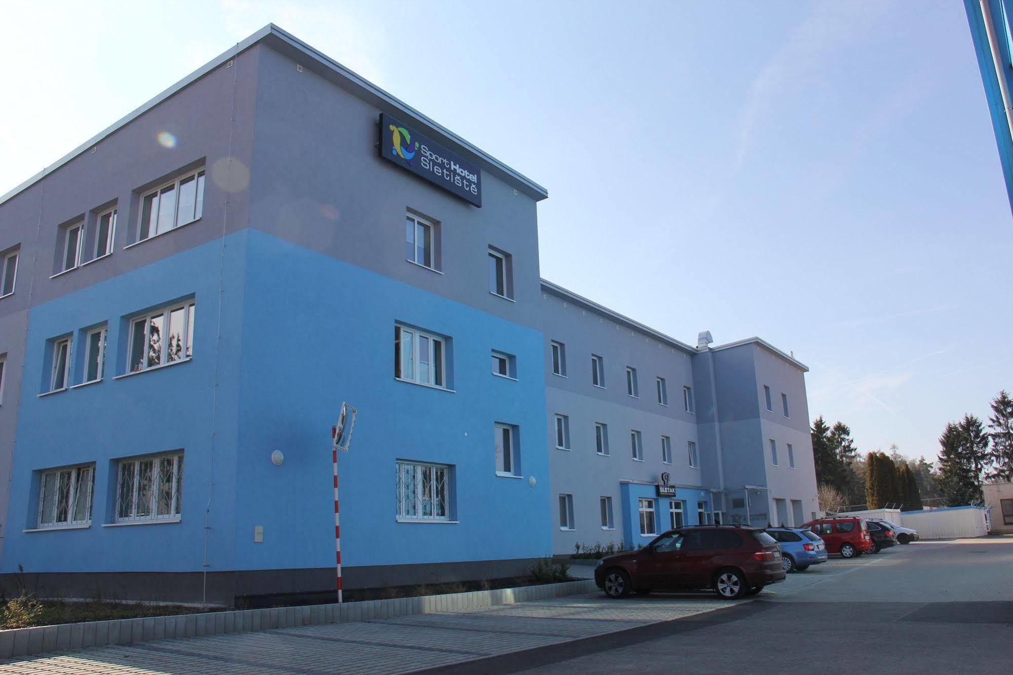 Sport Hotel Sletiste Kladno Exterior photo